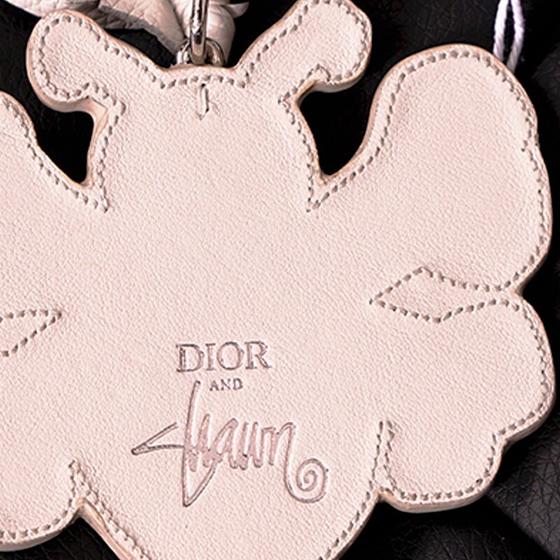 NEW $470 CHRISTIAN DIOR Shawn Stüssy Collab White/Black BEE NEW $470 CHRISTIAN DIOR Shawn Stüssy Collab White/Black BEE