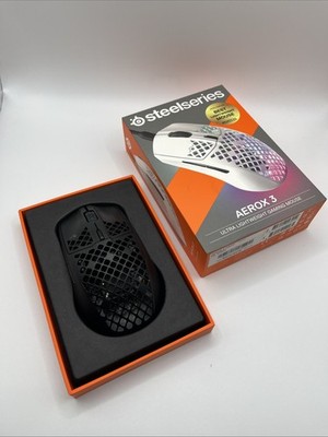 SteelSeries Aerox 3 Snow (2022) - Superleichte Gaming-Maus Onyx in Snow Verpack.