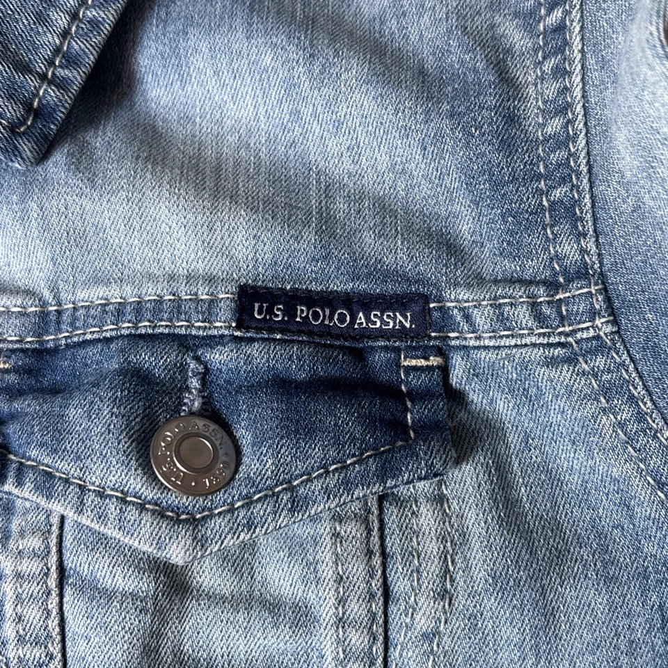 EE. UU. POLO Assn. Chaqueta vaquera azul para mujer talla mediana Trucker Foto 4 de 4