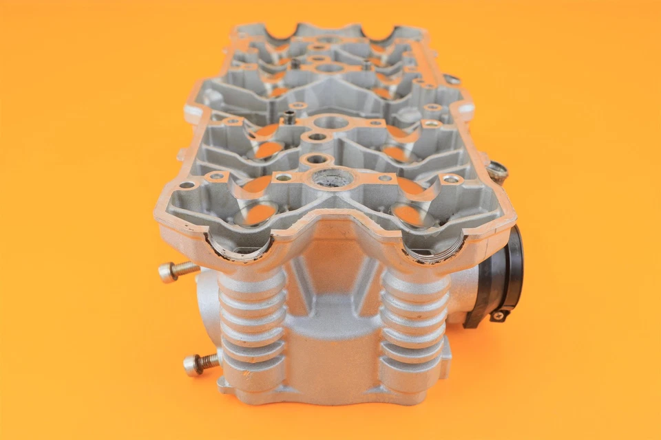 07-09 2007 Bandit 1250S OEM Cylinder Head Top End Camshaft Valves Assembly  - Image 3 of 4