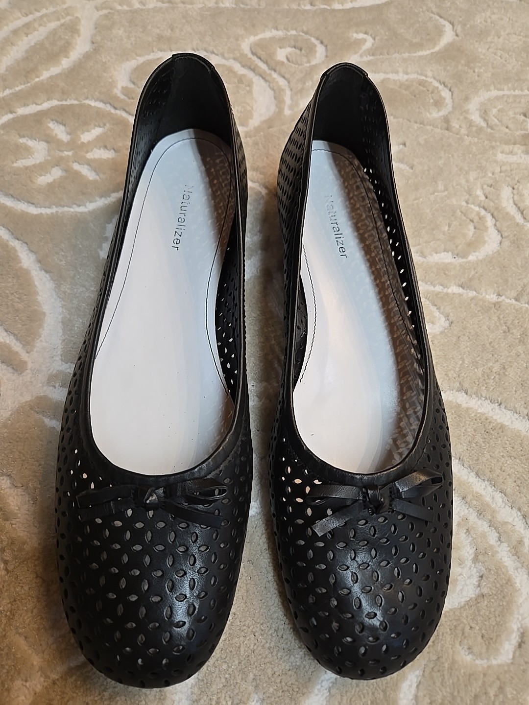 Naturalizer Women's Flats Size 11M Black Leather Laser Cut