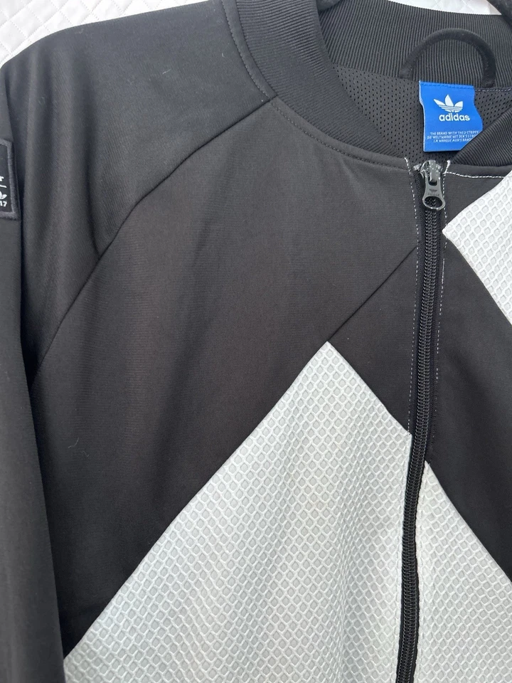 Chaqueta de Pista Adidas Originales Para Mujer EQT SST Talla Mediana BP5089 Foto 4 de 4