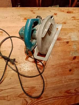 BLACK+DECKER B&D Kreissäge Netzbetrieb, Grün/Grau, Batterie nicht inkl.