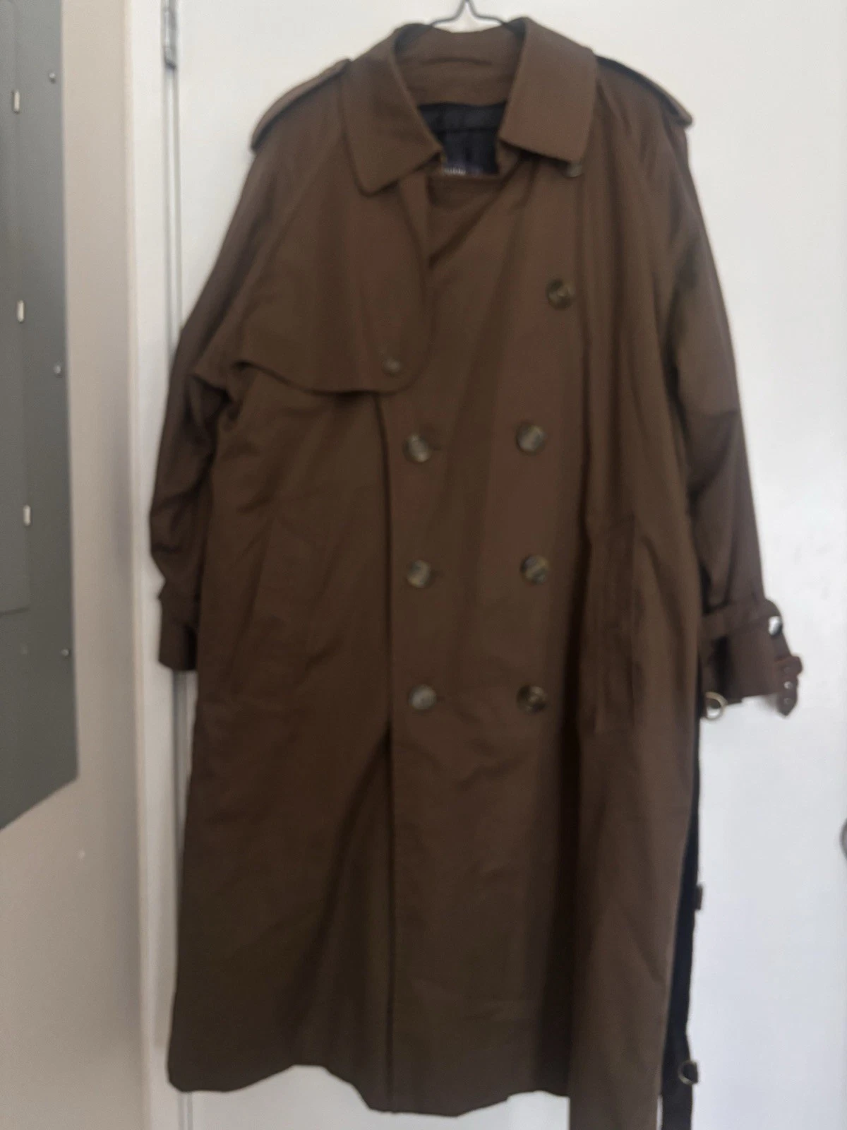Burberry — Burberrys Trench Coat Men's 48S Brown Removable Wool Liner Size M