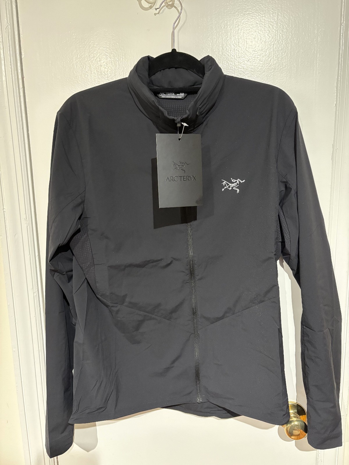 NWT Arc'teryx Norvan Insulated Hoody Jacket Men's XL Black Mfr date: 08/2025