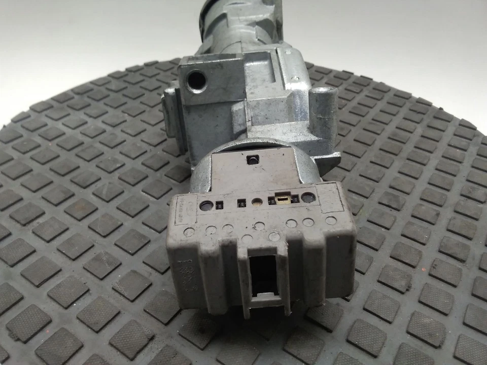 FORD FOCUS C MAX Ignition W/Key 2010-2015   - Image 4 of 4