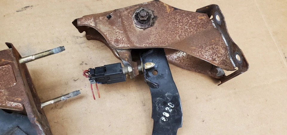 89-94 JUEGO MONTAJE EMBRAGUE Y PEDAL FRENO NISSAN 240SX OEM Foto 3 de 4