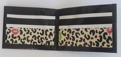 Cartera Pato Cinta Conducta Doble Plegable Besos Color Guepardo Blanco - Imagen 2 de 2