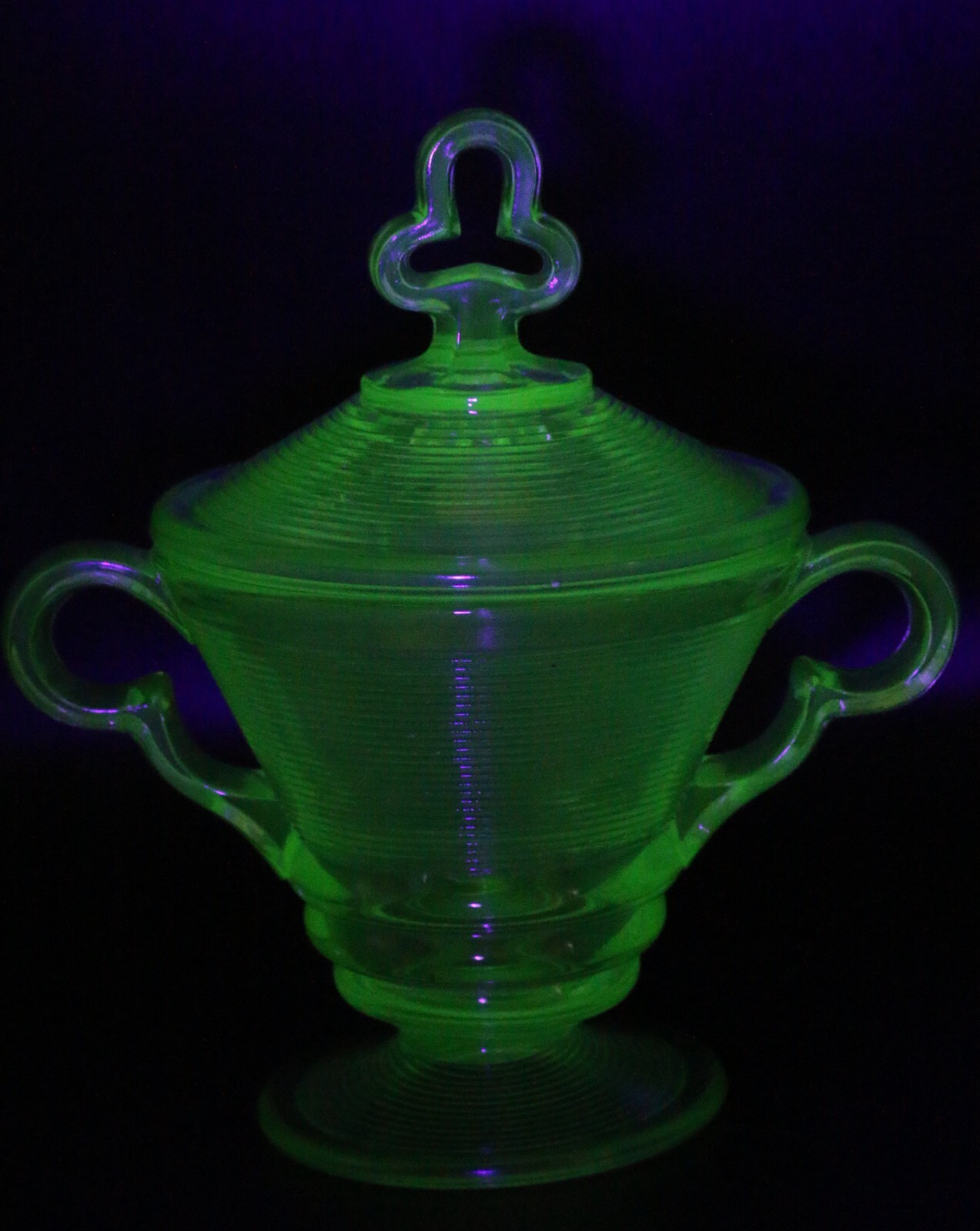 Indiana Glass Old English Threading RARE Green Candy Dish Uranium GLOWS
