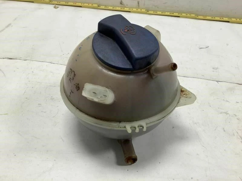 VOLKSWAGEN BEETLE CONVERSÍVEL 2.0L 2000-2010 RESERVATÓRIO DE LÍQUIDO DE ARREFECIMENTO DE FÁBRICA - Imagem 2 de 4