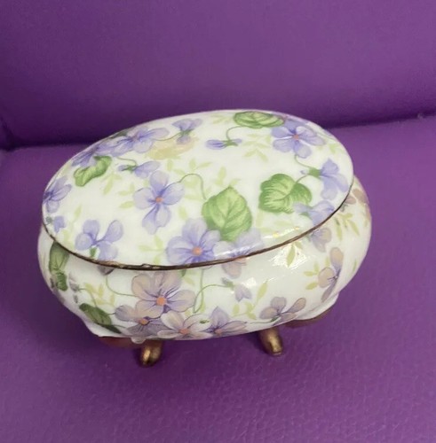 Vintage Dainty Purple Violets Porcelain Trinket Ring Box Lid Gold Footed 566