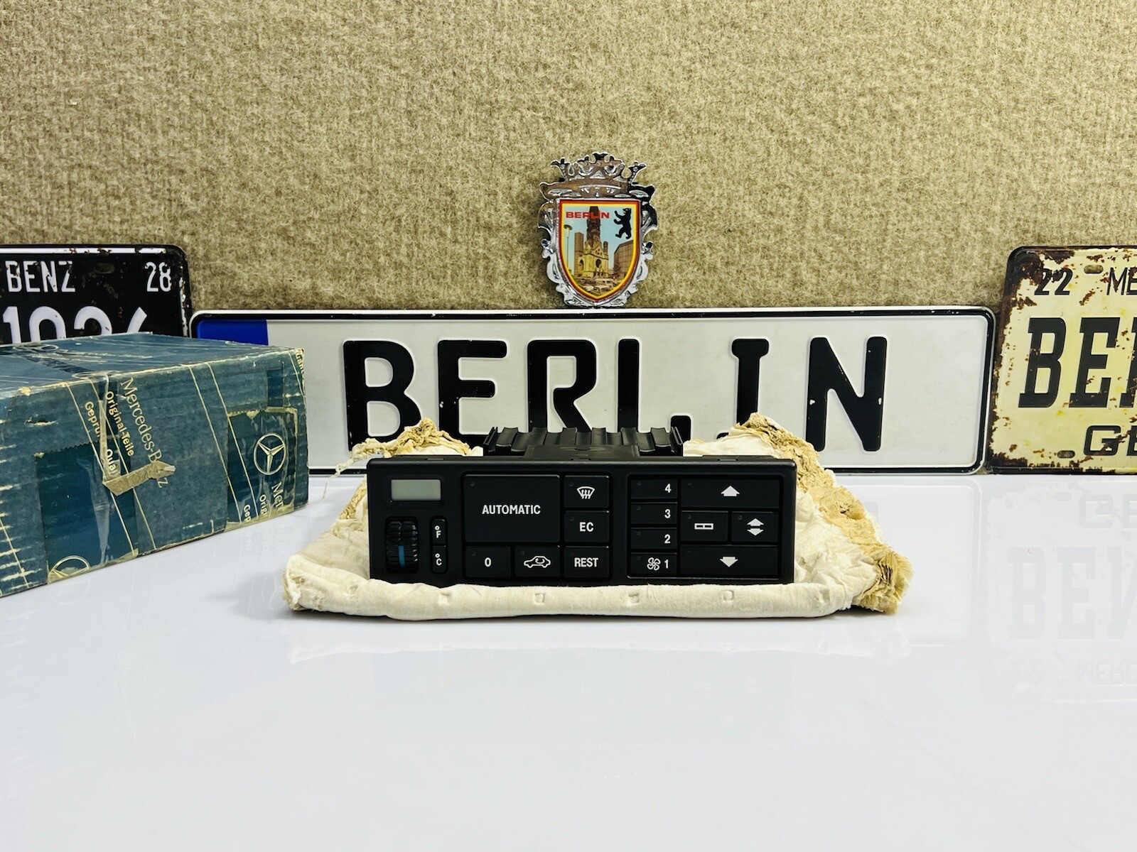 A1196 - R129 MERCEDES 90-95 SL Class AC Heater Climate Control 