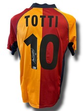 FRANCESCO TOTTI SIGNED AS ROMA 2001/02 HOME SHIRT (ACG CERT AG16595)