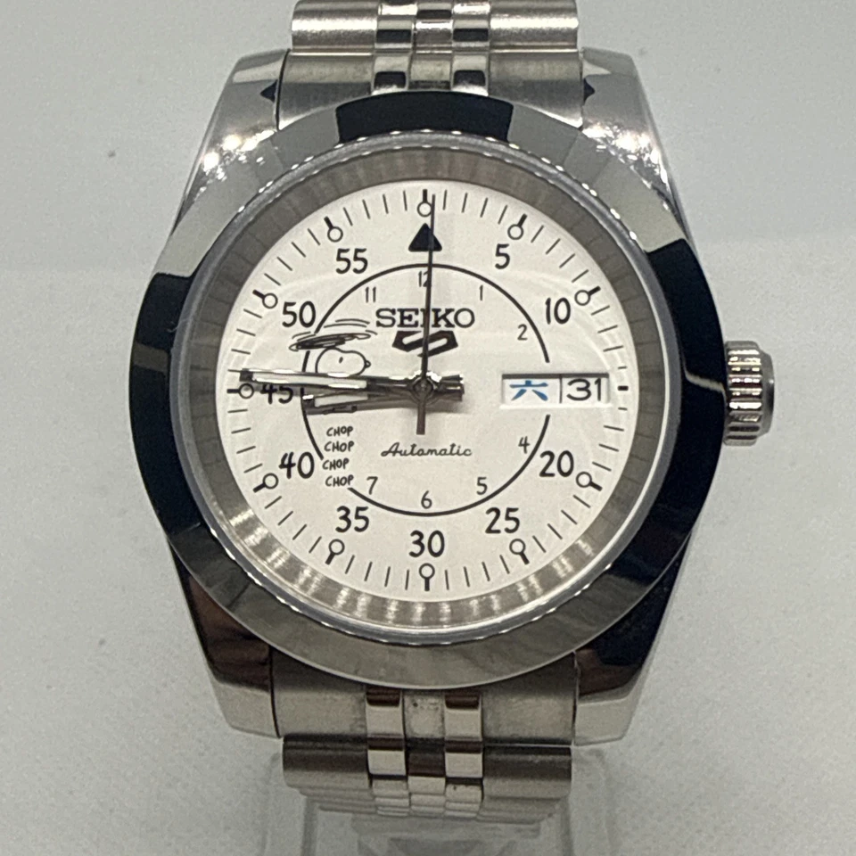 Seiko 5 Sports 55th Anniversary PEANUTS Snoopy Parachute Limited Edition - Image 2 of 4