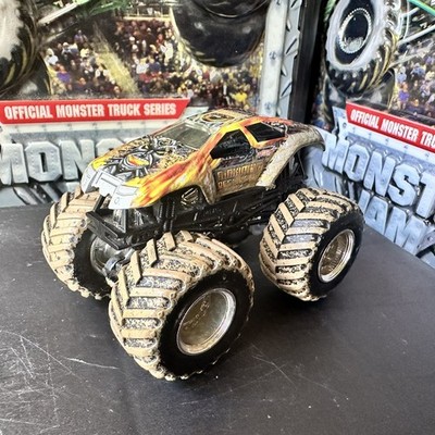 Hot Wheels Monster Jam Truck 1/64 Metal Mud Treads Max D Maximum Destruction