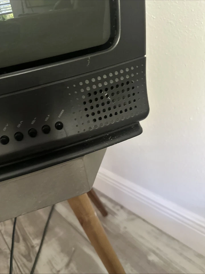 1996 RCA 19” XL100 XS Stereo F19218WT CRT TV Retro Television Wood With Remote ? - Image 4 of 4