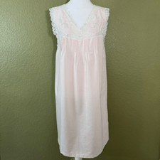 Vintage Barbizon Women's M Diane Shift Nightgown Pastel Pink Lace Trim Victorian