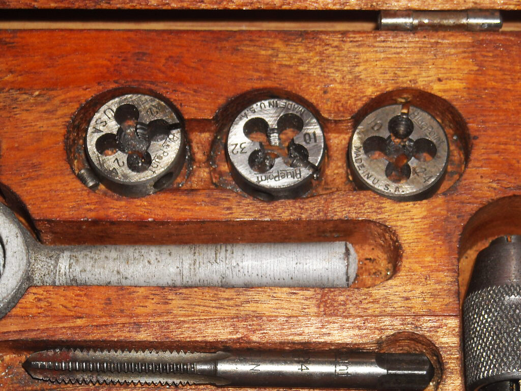 Vintage SNAP ON Tools BLUE POINT Tap and Die Set TD 2500 Complete WOOD