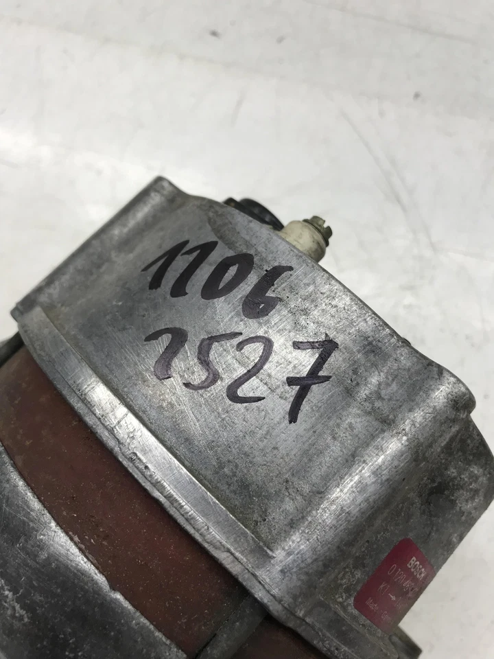 Generator Lichtmaschine Bosch 0120489331 für Mercedes W124 W201  - Image 4 of 4