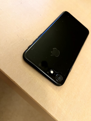 Apple iPhone 7 - 128GB - Jet Black
