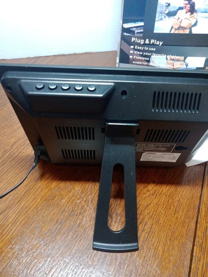 Marco de fotos digital modelo InVion DPF-7Sam-Pblk Foto 4 de 4