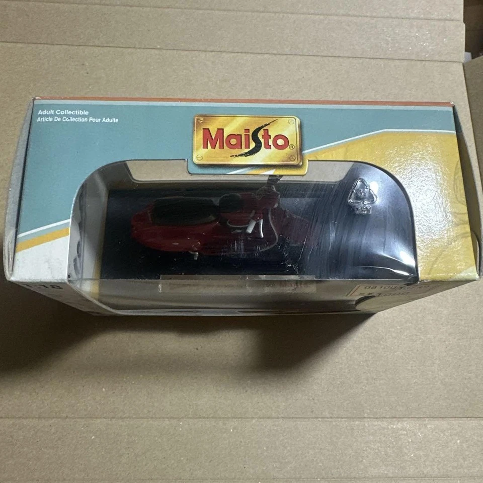 Maisto Vespa 90 Super Sprint 1965 Diecast Model 1/18 Scale Motorcycle Replica - Image 2 of 4