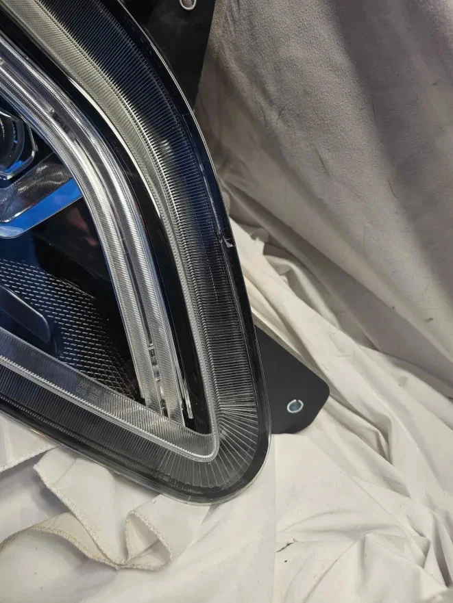 Performance LED Headlight Assembly For Kenworth T680 2021-up Passenger - Image 3 of 4