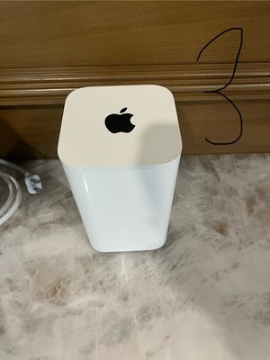 Apple A1521 AirPort Extreme Base Station Wireless Router With Cord