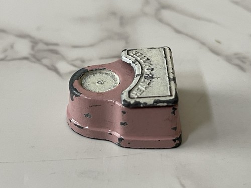 VTG Tootiestoy Bathroom Sink & Scale Health-O-Meter Pink Metal Dollhouse - Picture 15 of 15