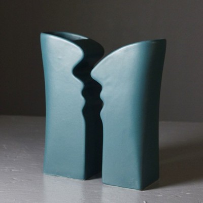 Paar Vasen ''Kiss'' Asa Germany 1990s Postmodernist Design Memphis