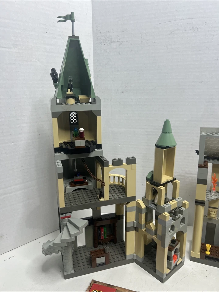 Lego Harry Potter 4709 Castillo de Hogwarts incompleto (con manual) sin figuras Foto 2 de 4