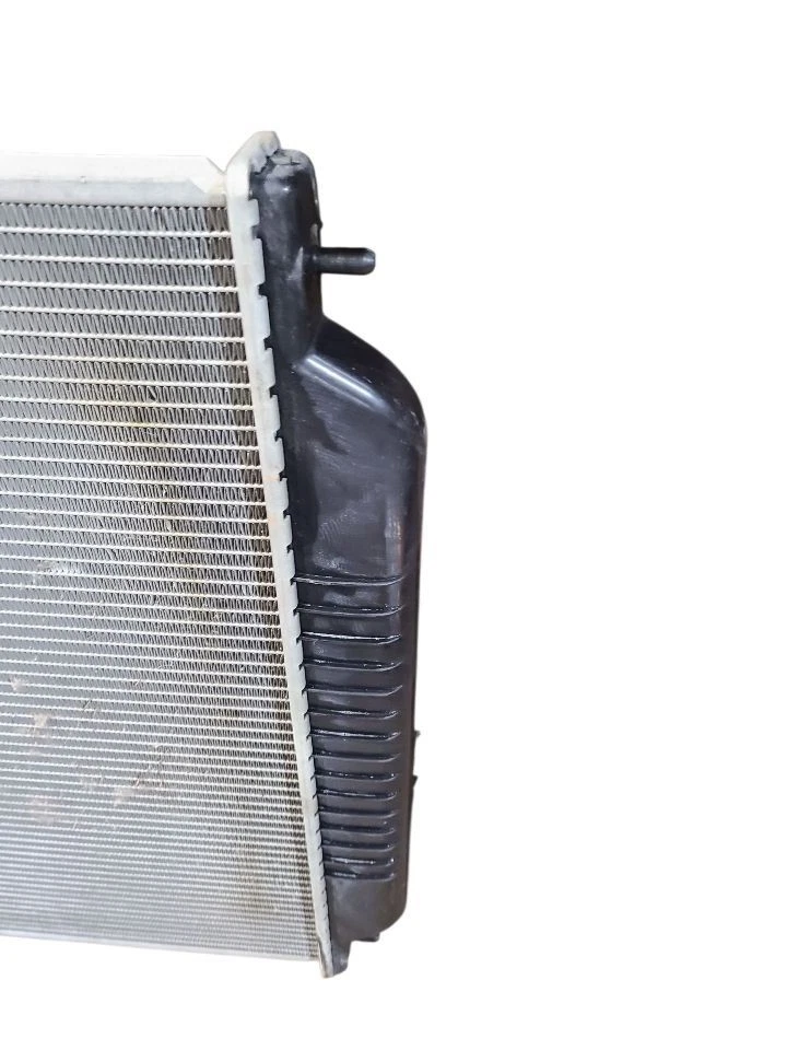 Radiador compatible con 00-02 ISUZU TROOPER 646791 Foto 3 de 4