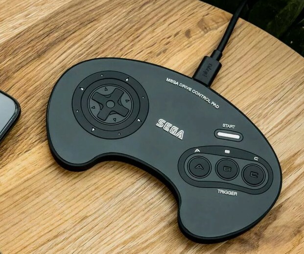 OFFICIAL SEGA MEGA DRIVE HAND CONTROLLER WIRELESS CHARGING MAT matz Samsung new