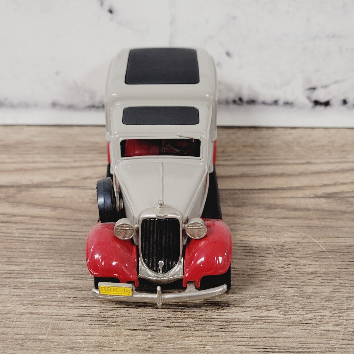 BROOKLIN MODELS BR 16 1936 DODGE VAN BURMA SHAVE CAR DIE BROOKLIN MODELS BR 16 1936 DODGE VAN BURMA SHAVE CAR DIE