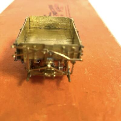 PRECISION SCALE SIDE DUMP BALLAST CAR Finished product HO