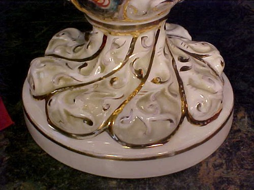 LARGE Vintage 1977 17"T CAPODIMONTE Covered Urn or Vase DOUBLE HANDLED ITALY! - Picture 4 of 12