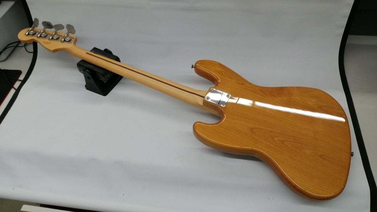 Fender Jazz Bass ナチュラル 純正ケース付き Fender Jazz Bass ナチュラル 純正ケース付き Fender Made in