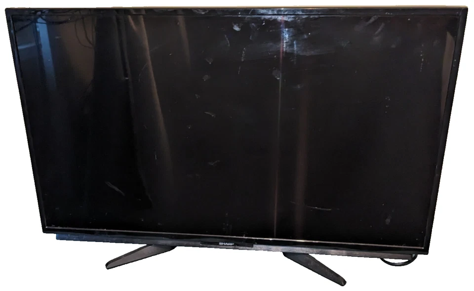 ALTAVOCES LED HDTV 32" 1080p 60Hz FUNCIONAN LC-32LB370U (Sin mando a distancia, tiene botones) Foto 2 de 4