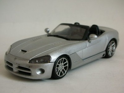 AutoArt1/43 Dodge Viper SRT-10 2003 convertible sports car die-cast model no box