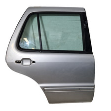 ML20* Mercedes Benz W163 ML T&uuml;r Seitent&uuml;r Hinten Rechts Brilliantsilber F.744