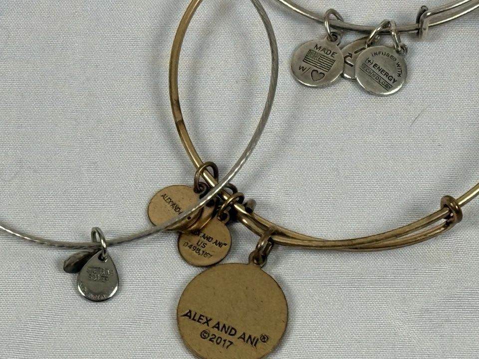 Lote de 22 Brazaletes Expansibles Tono Oro Plata Dijes Alex And Ani 925 Foto 4 de 4
