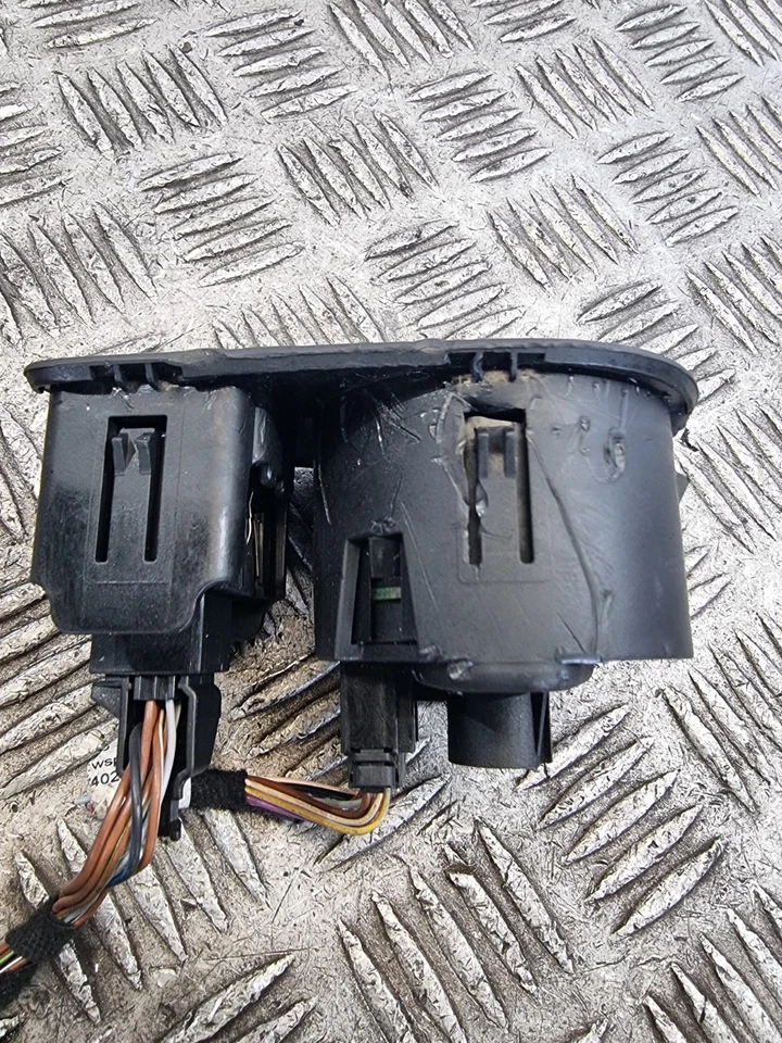 SEAT ALHAMBRA HEADLIGHT SWITCH 7N2858341 2.0 MPV 2015 HEADLIGHT CONTROL SWITCH - Image 3 of 4