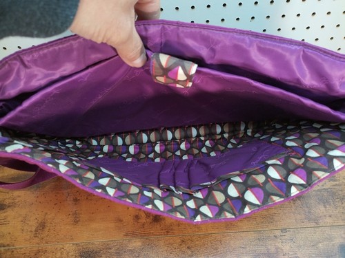 Borsa a tracolla per laptop Vera Bradley Plum stile messenger 14 x 11,5 x 4 viola - Foto 6 di 11