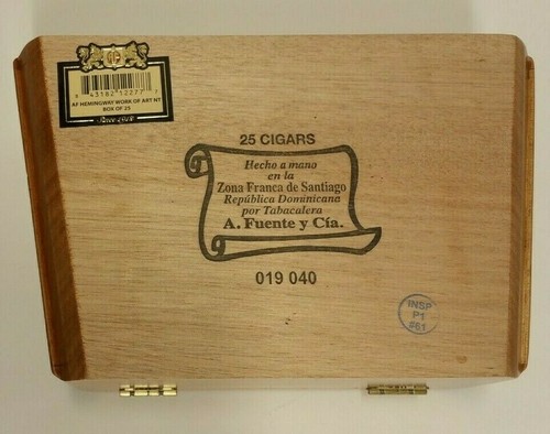 Arturo Fuente Hemingway Obra de Arte Caja de Puros de Madera Forma de Cuña Almacenamiento Único - Imagen 6 de 8