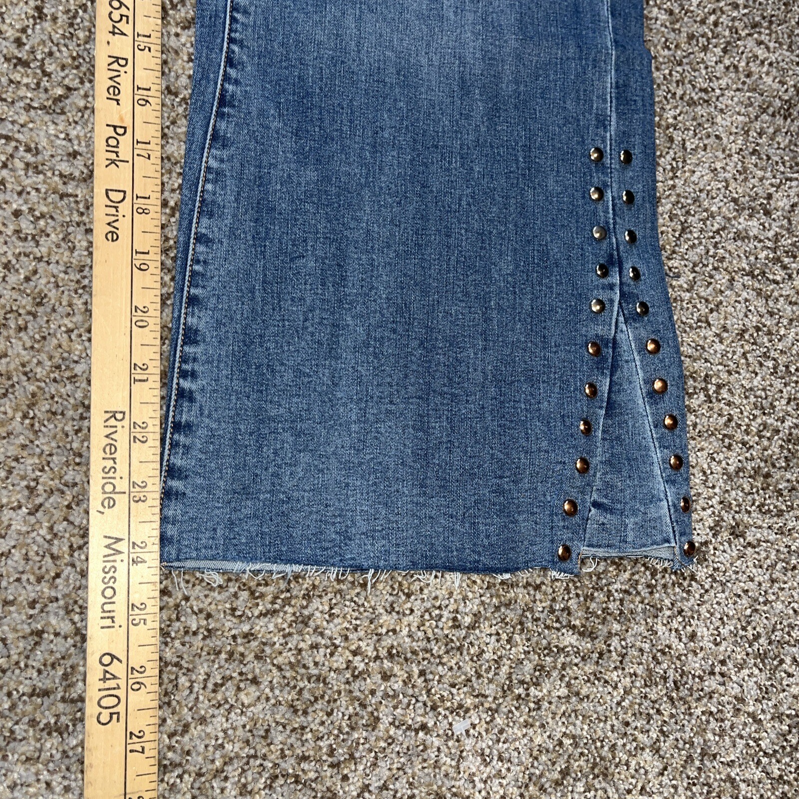 Baccini Crop Women's Blue Jeans Size 18 New With Tags - View 2