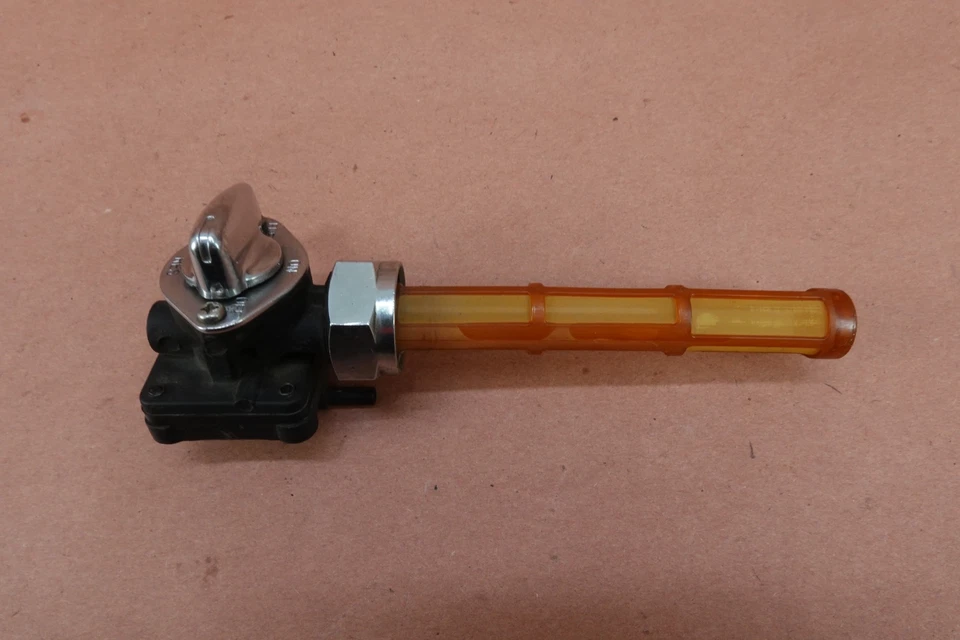 2005-2006 Harley Davidson FLHX Street Glide бензобак топливный кран - Изображение 3 из 4