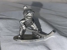 Vintage Hockey Player Hudson Pewter H Wilson #681, 1 1/2" tall