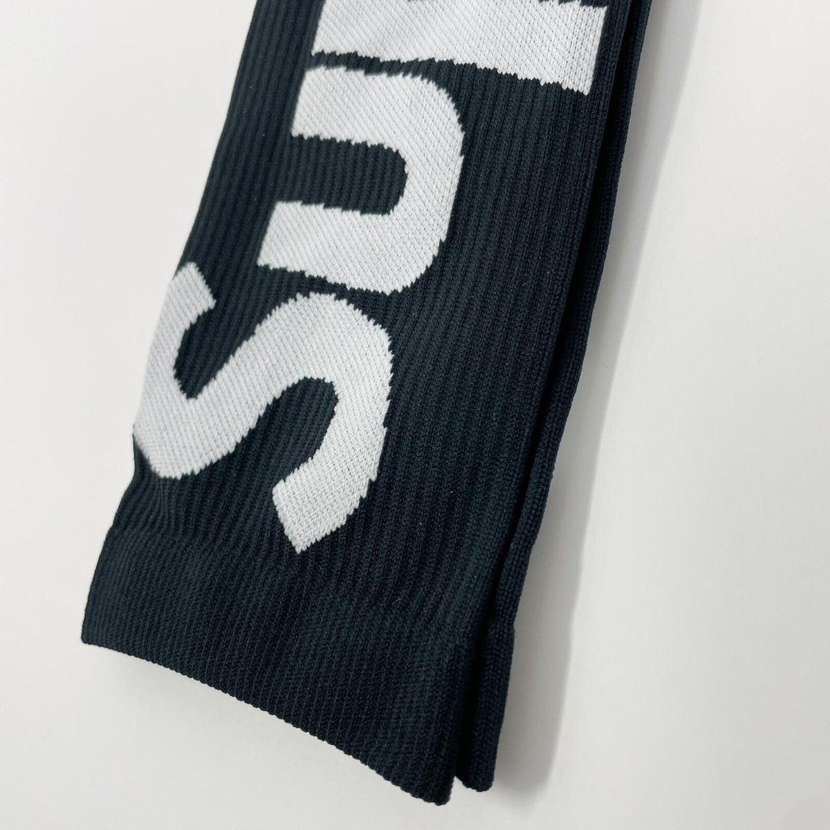Brand New Original Supreme Mens Nike Lightweight Crew Socks Brand New Original Supreme Mens Nike Lightweight Crew Socks