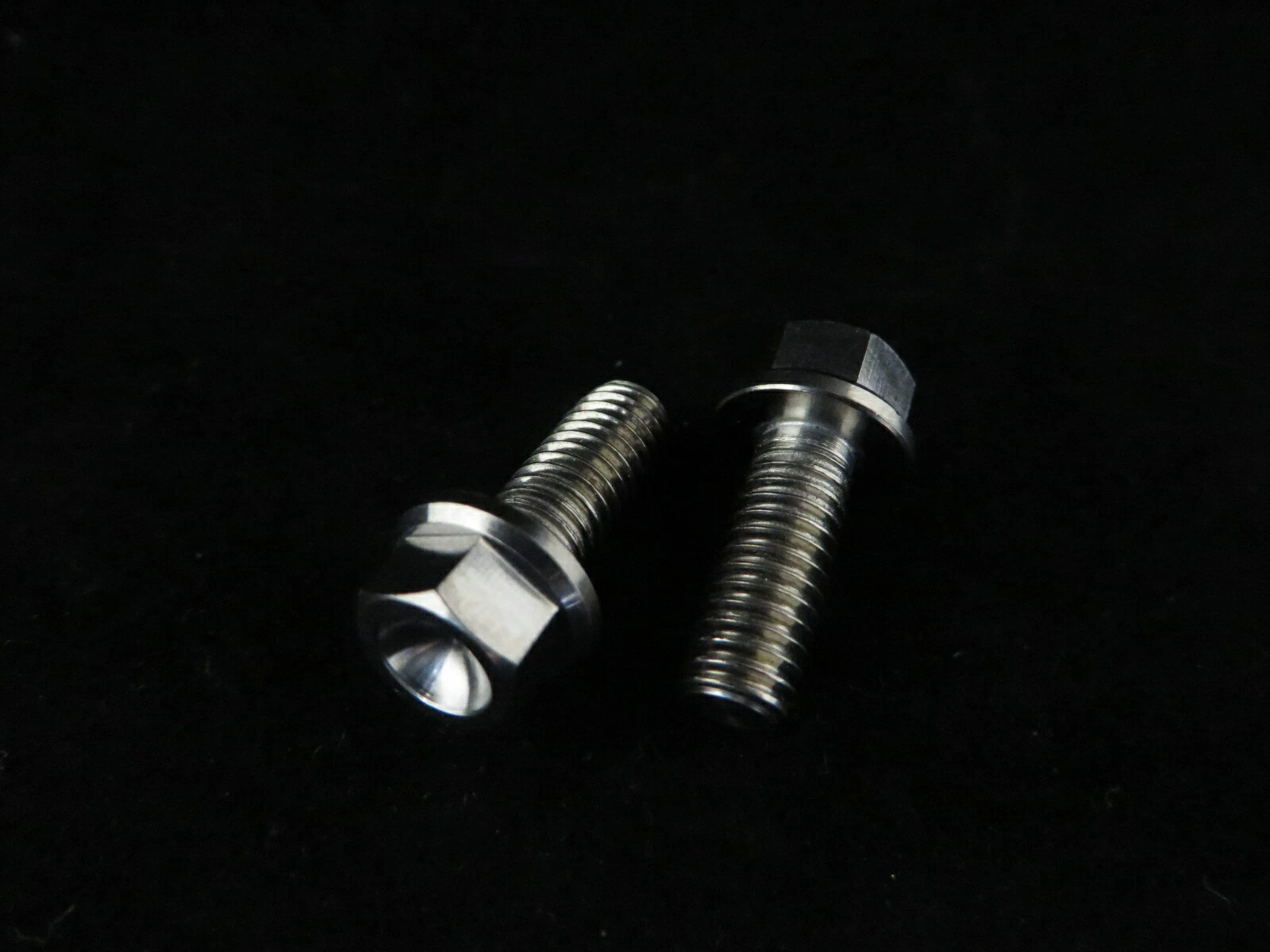Yamaha YZF450 2014-2019 DOCWOB Titanium oil filter cover bolts TI2007