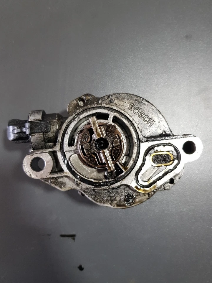 Peugeot 307 - 407 1.6 Hdi 2007 Year Brake Vacuum Pump D156-2B - Image 2 of 4